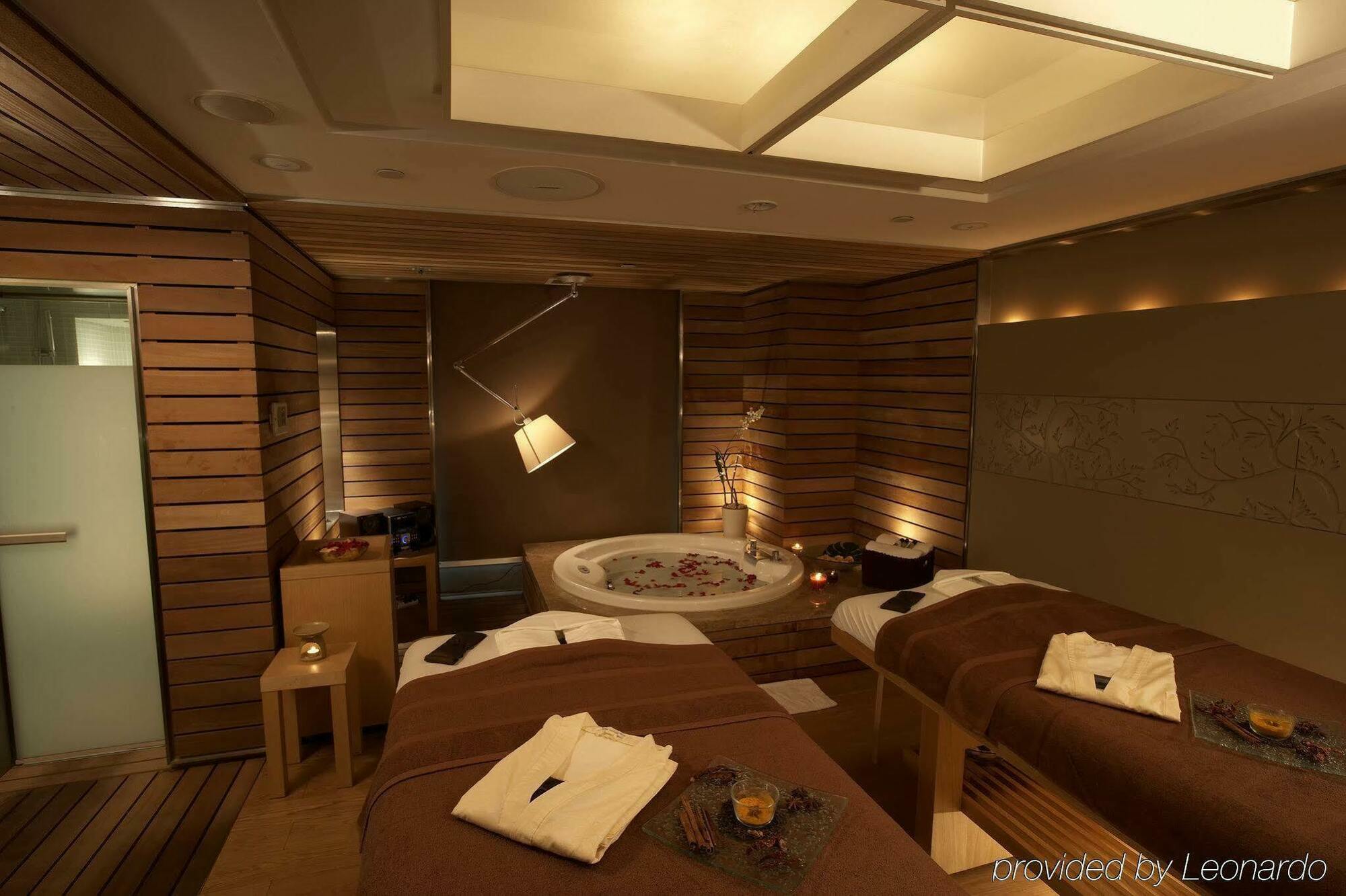 Impiana Klcc Hotel Куала Лумпур Екстериор снимка